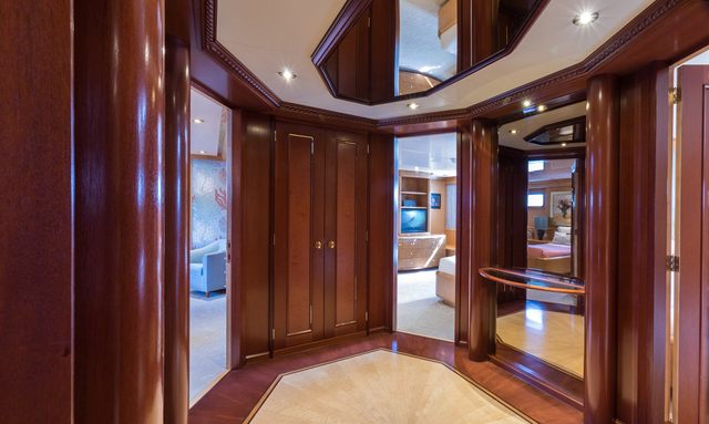 Ramble On yacht Exquisite Joinery