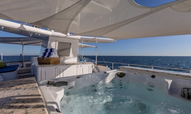 Pharaoh yacht Sundeck 