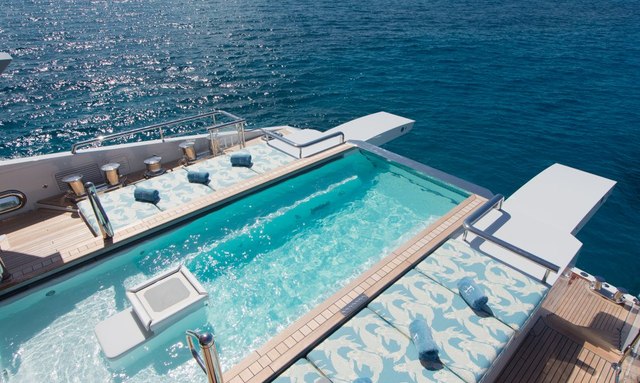 Elysian yacht Infinity pool