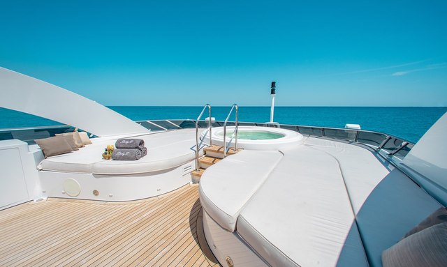 Lady L yacht Sundeck Sun Pads