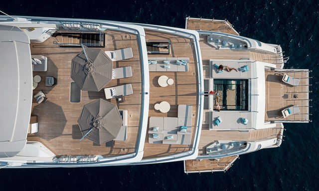 Lemon Tree yacht Large deck spaces