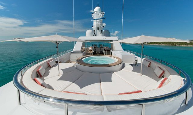 Bella yacht Sundeck Features