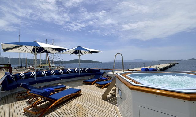 The Mercy Boys yacht Versatile Sun Deck