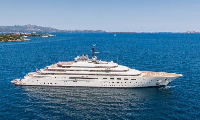 Blue yacht Voluminous Interior