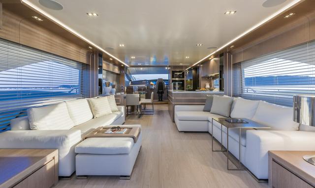 Dolly yacht Open-Plan Saloon with Seamless Flow