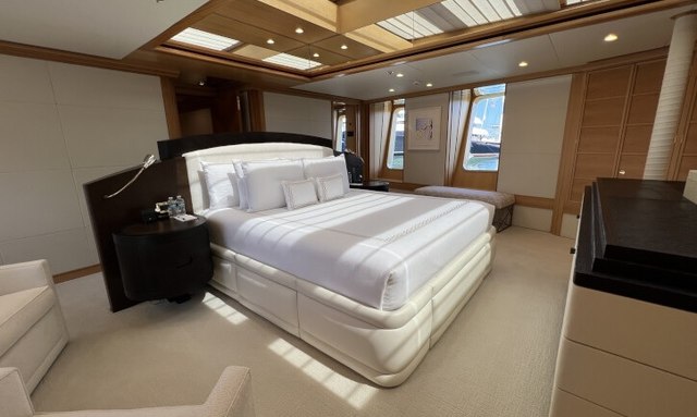 Sport yacht Owner's Suite 