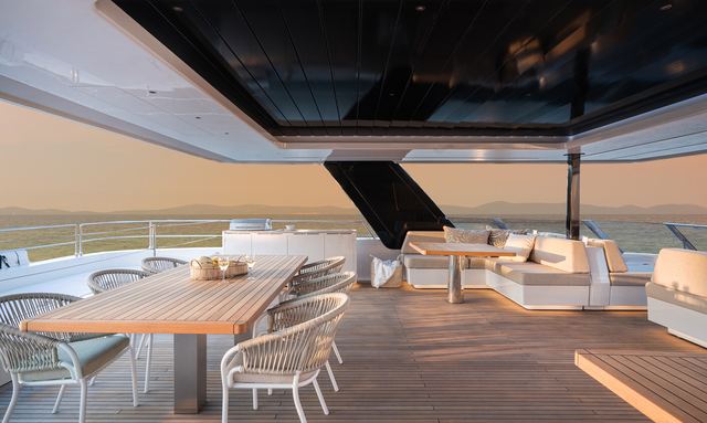 Kokomo yacht Full-Beam Flybridge With Grill