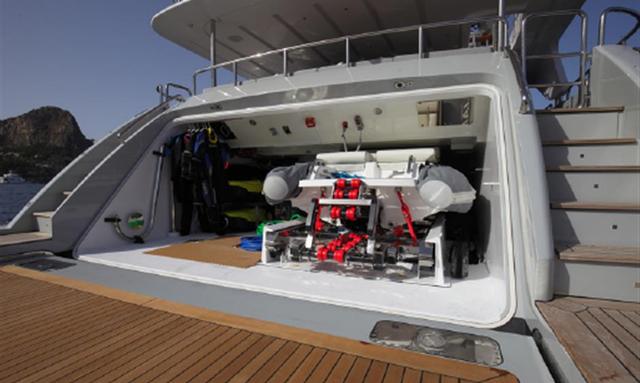 Horizon yacht Beach Club Lifestyle