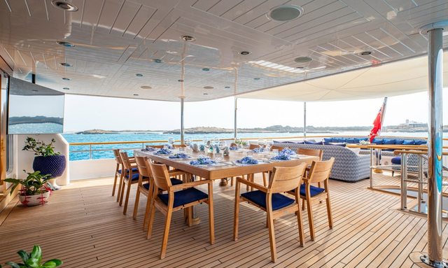 Solinda yacht Alfresco Dining