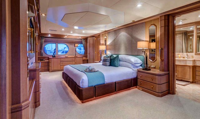 Chantal Ma Vie yacht Luxurious Owner's Suite