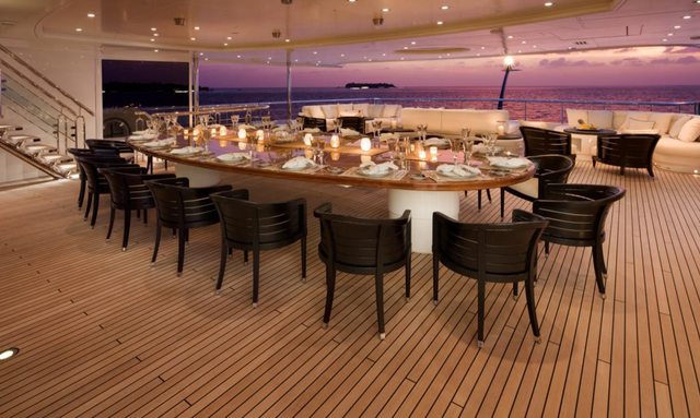 Sunrays yacht Al fresco dining