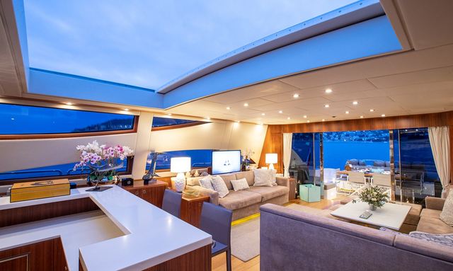 Edaser yacht Expansive Sunroof