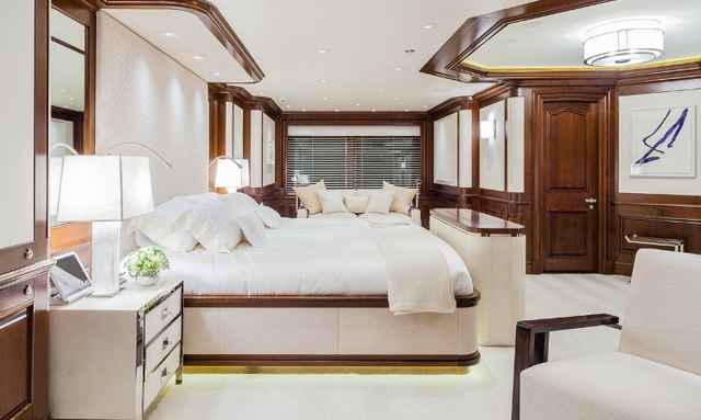 Flag yacht Master suite 