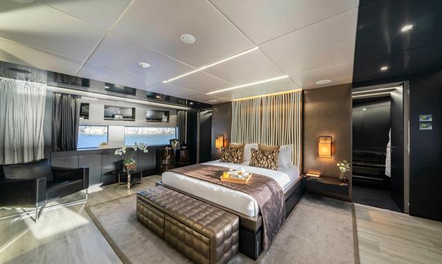 Aphrodite yacht Moody Owner's Suite