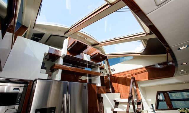 Lanida yacht Stunning Atrium Galley