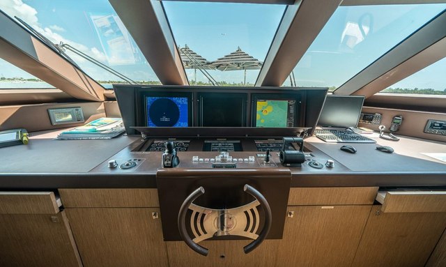 Leudin I yacht Advanced Navigation Technology