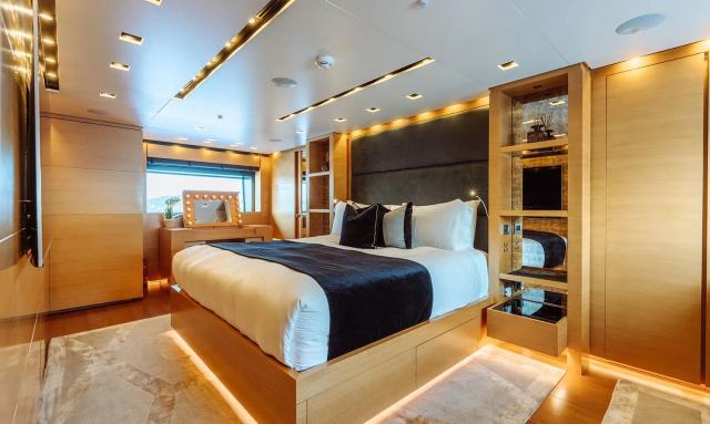 Away yacht Owner's Stateroom Luxury