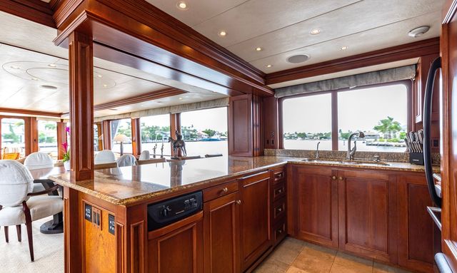 Simaron yacht Dual Galley & Bar 