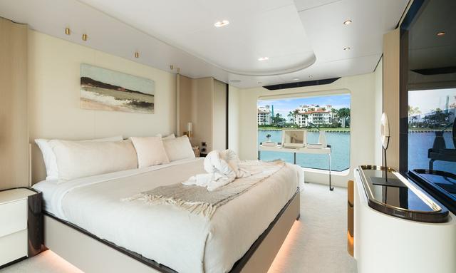 Freedome yacht Full-Beam Master on Main Deck