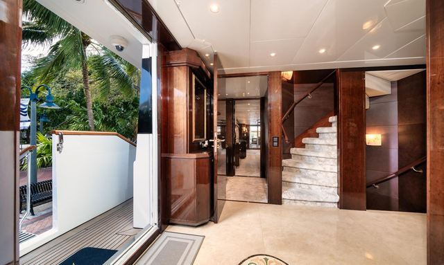 Blue Symphonie yacht Spacious Headroom