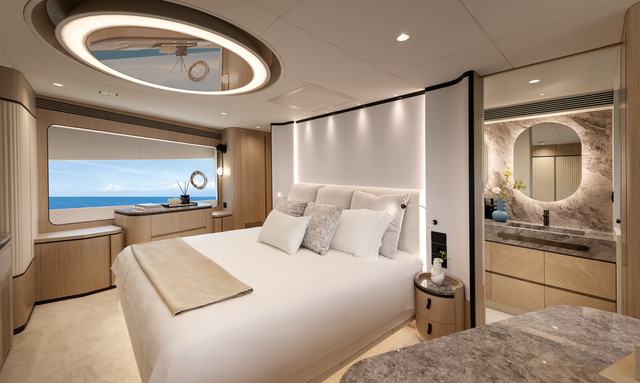 Horizon FD80 /15 yacht Main Deck Master Suite Comfort