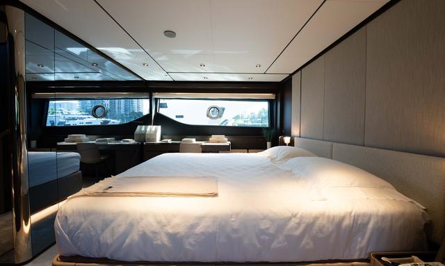Beso yacht Spacious Full-Beam Owner’s Suite