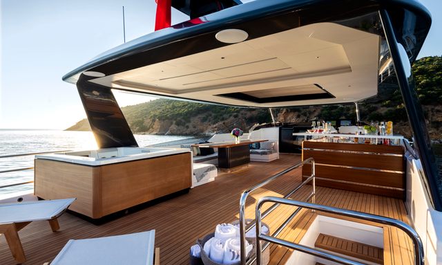 Saint yacht Flybridge Configured as the Main Social Deck