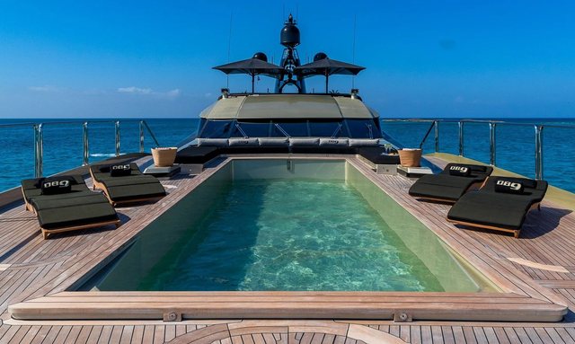 DB9 yacht Triple Pools