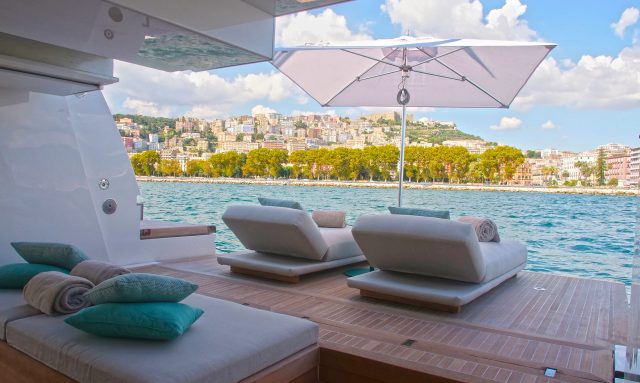 Valx yacht Transformable 45sqm Beach Club