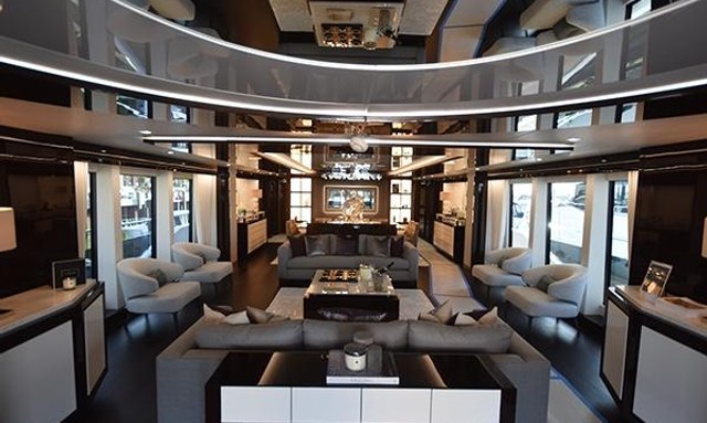 Berco Voyager yacht Vast Salon