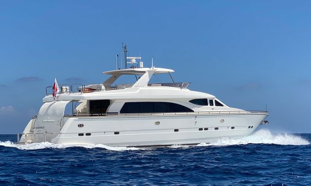 Elegance yacht Classic flybridge with hardtop protection