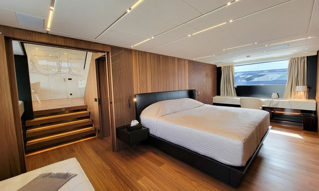 Neverland yacht Owner's Suite 