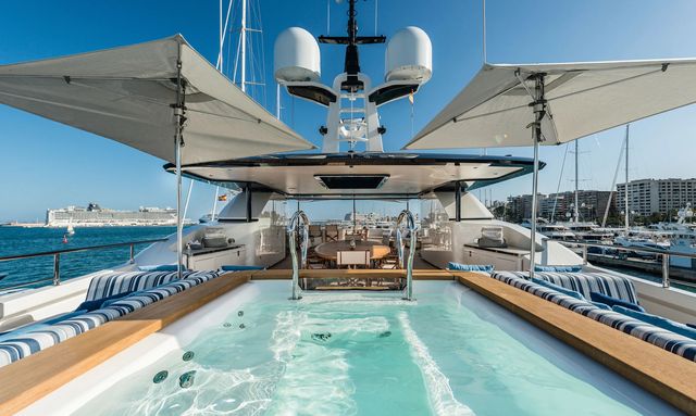 Orixa yacht Spa Pool Sundeck