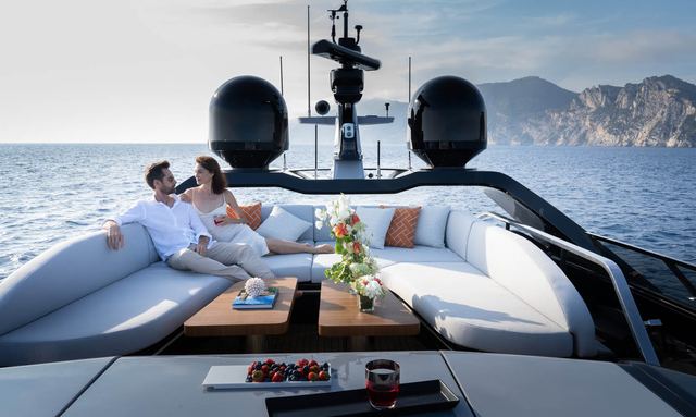 Simply Lovely yacht Hidden Flybridge Design