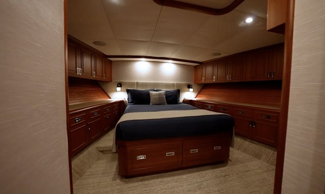 Catch yacht Forward Owner’s Cabin Under the Bow