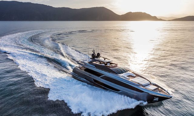 No Surrender yacht Sporty Flybridge Design