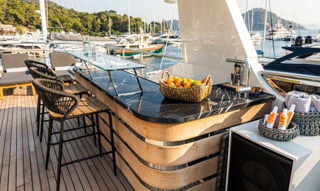 Zeemar yacht Versatile Deck Areas