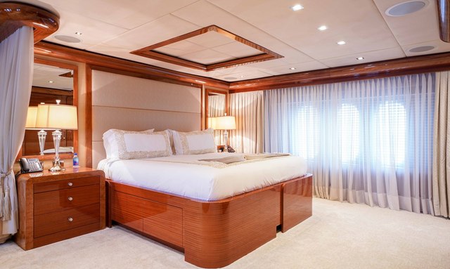 Aspen Alternative yacht Opulent Owner's Suite