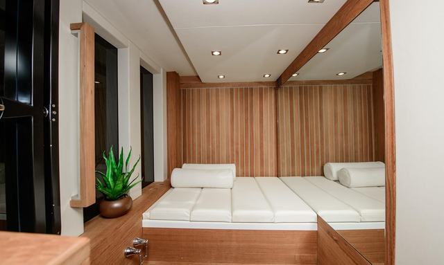 Chapter Two yacht Private Terrace Jacuzzi