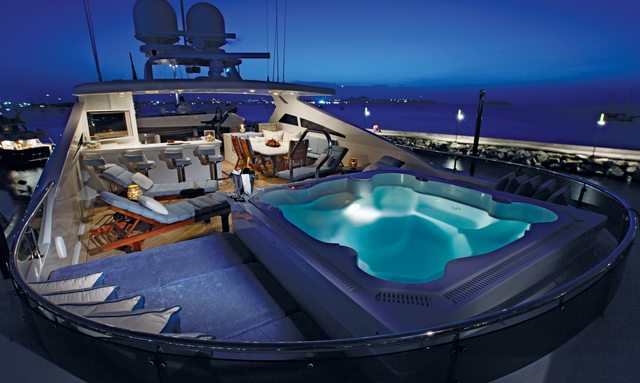 Zoom Zoom Zoom yacht Flybridge