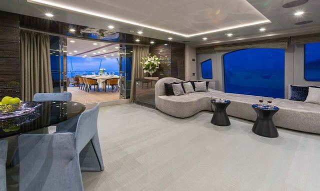 Abvios yacht Upper Deck Skylounge