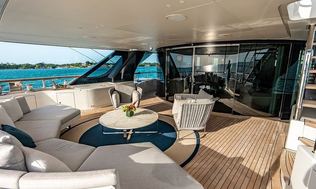 Koju yacht Indoor-Outdoor Integration