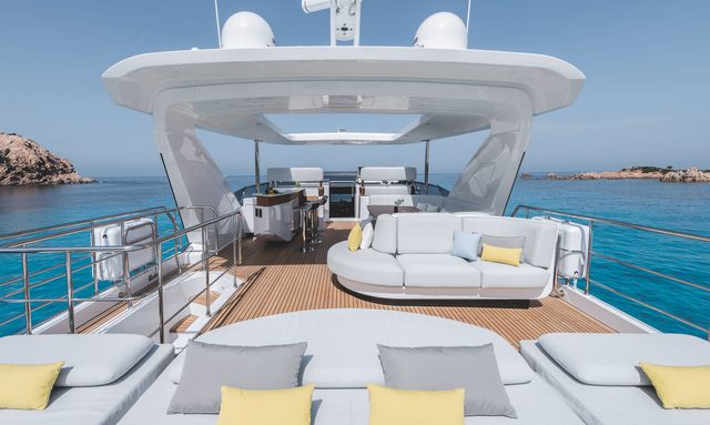 Mastermind yacht Flybridge designed as main social deck