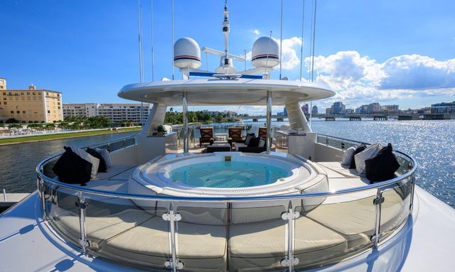 Bella Vita yacht Hot Tub with a View