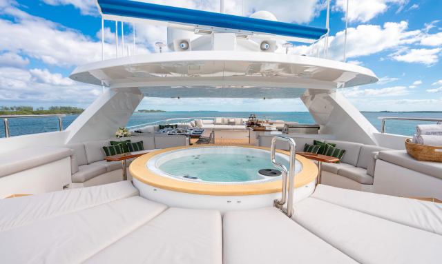 Zexplorer yacht Top Deck Spa Pool