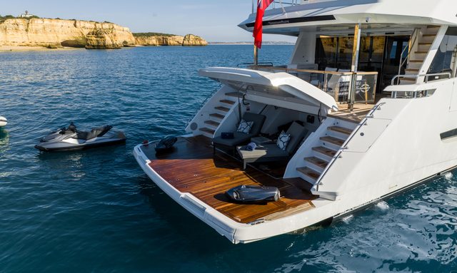 Bravo Hotel yacht Beach Club With Hydraulic Swim Platform