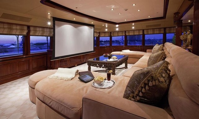 Horizons III yacht Cinema