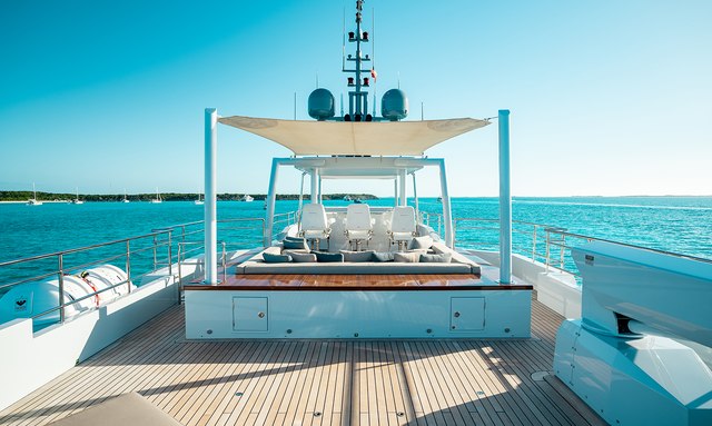 Only Now yacht Luxurious Sundeck