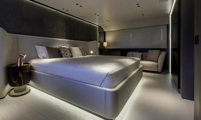 Ereiva yacht Full Beam Owner Suite