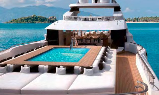 Mar yacht Heated sundeck pool	